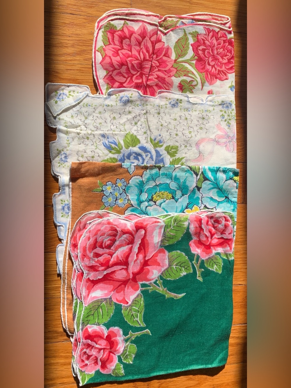 1950’s Vintage Floral hankerchief set of 4 Pink, Teal & Green sewing